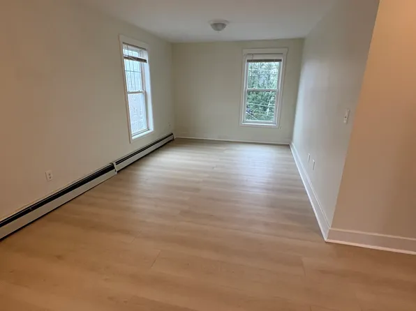 46 Sullivan St #301, Biddeford, ME 04005
