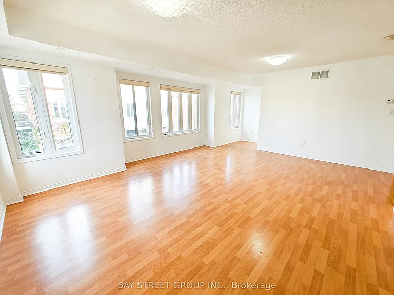 308 John St #212 — Photo 5