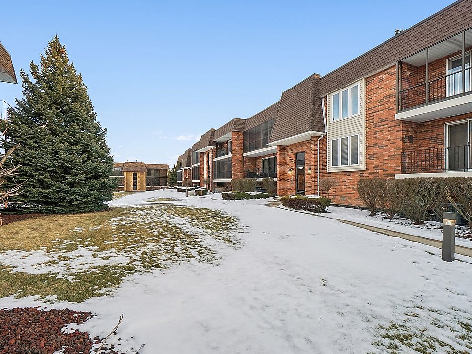 1st image of 15725 Foxbend Ct APT 1W