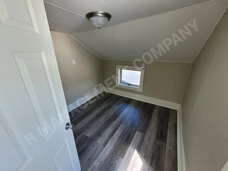1147 7th Ave — Photo 7
