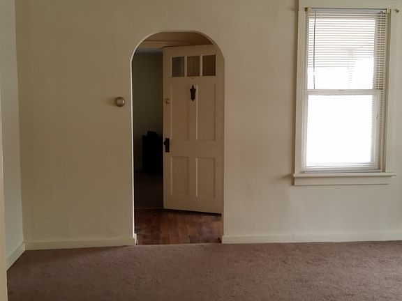 2nd image of 410 6th St #1