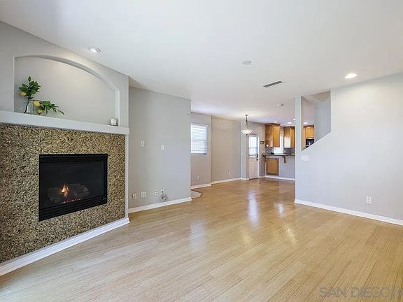4th image of 1427 Hornblend St