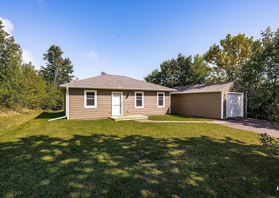 1st image of 12 Davis Dr
