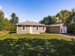 12 Davis Dr, Silver Bay, MN 55614