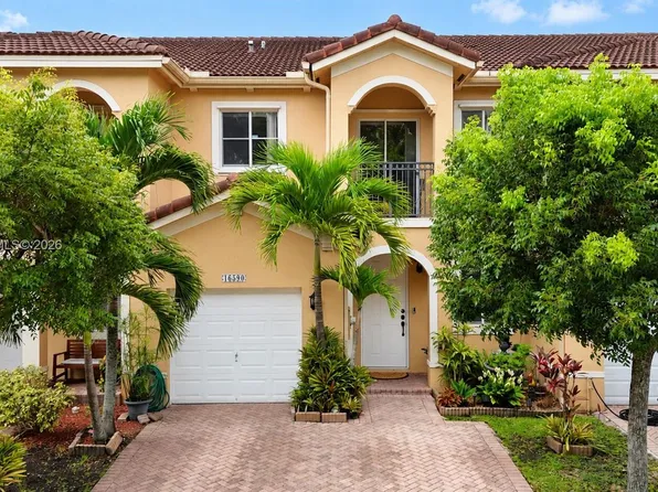 16590 SW 70th St, Miami, FL 33193