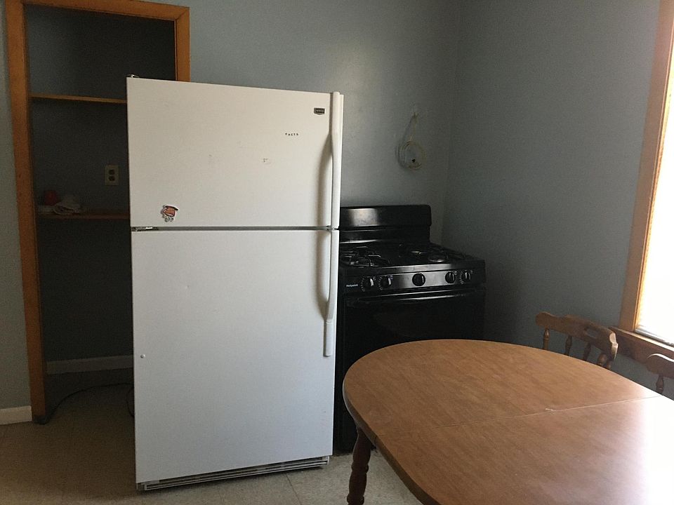 2nd image of 845 Albany Ave #1