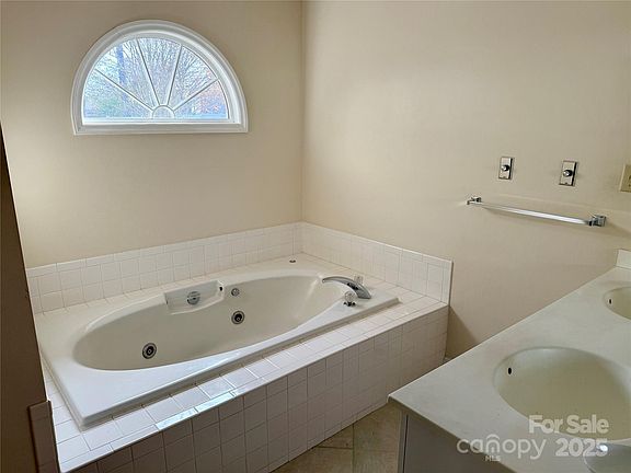 2nd image of 226 Countrywood Dr