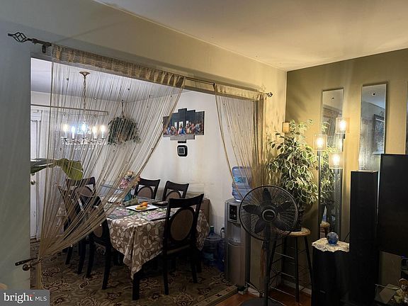 5th image of 308 Willow Hill Pl