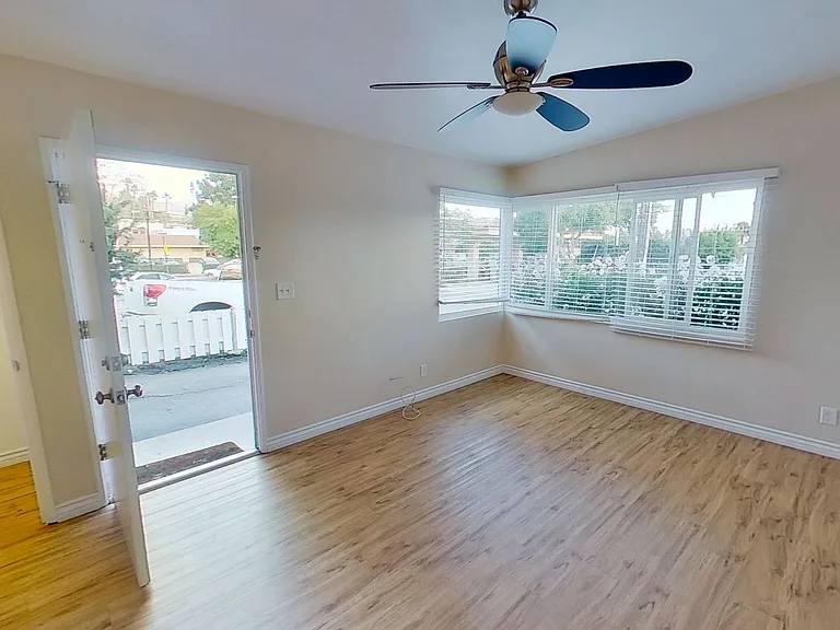210 Arden Rd — Photo 5