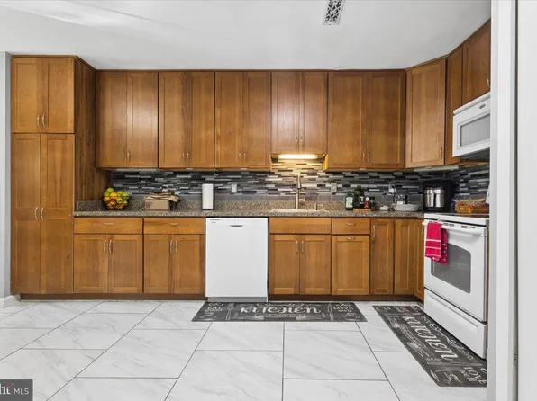 5276 Sudberry Ln, Woodbridge, VA 22193