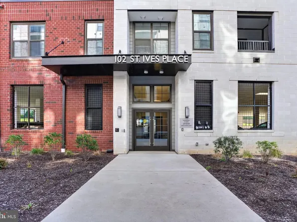 102 Saint Ives Pl, Oxon Hill, MD 20745