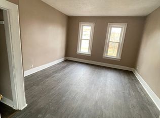 147 1/2 W 5th St, Mansfield, OH 44902