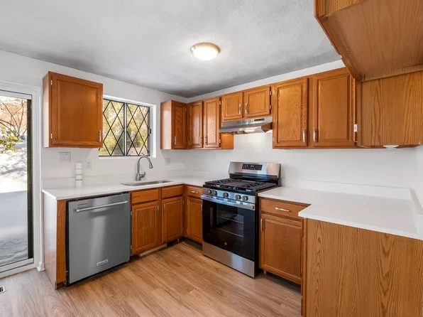 403 Farrwood Dr Unit 403, Haverhill, MA 01835