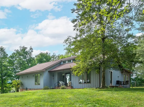 29 Deer Haven Dr, Buena Vista, VA 24416