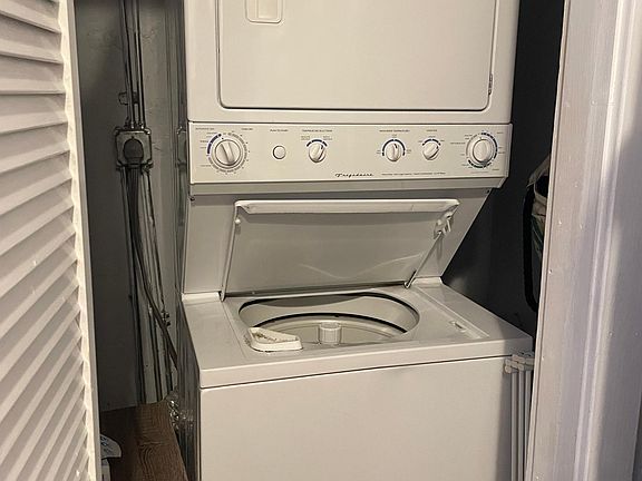4th image of 2124 W Ainslie St #1W
