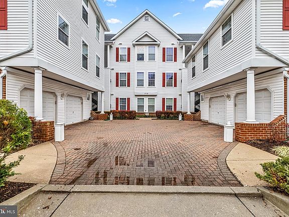 3rd image of 16 Hawk Rise Ln #204