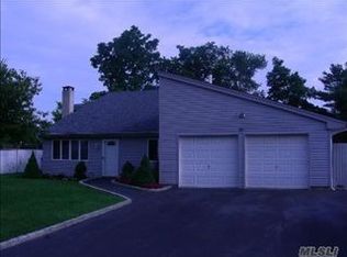 61 Rustic Ave, Medford, NY 11763