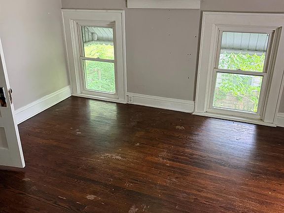 4th image of 10937 Chester Rd