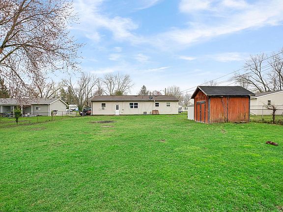 3rd image of 58 Maplewood Dr