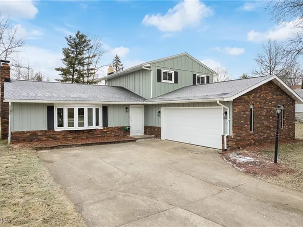 3693 Bramblewood Dr, Brunswick, OH 44212