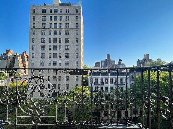3rd image of 53 W 106th St APT 6C
