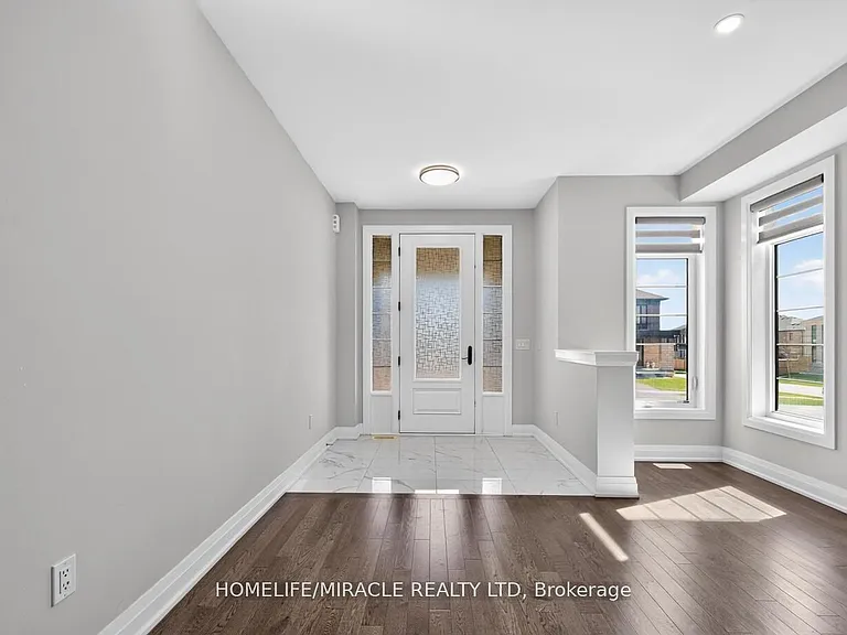 1032 Edinburgh Dr — Photo 6