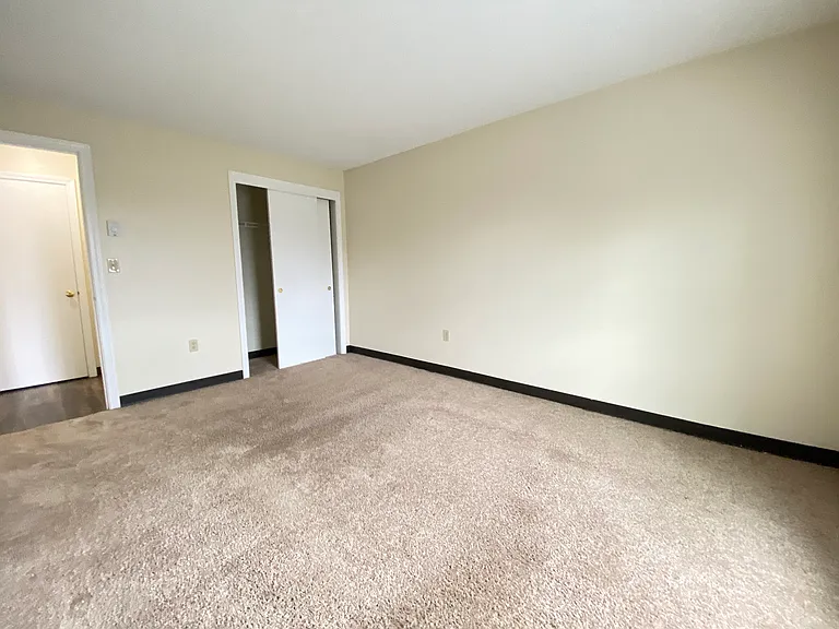 Sunset Ridge Apartments — Photo 33