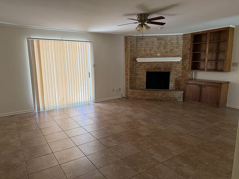 1213 Tammy Ave — Photo 7