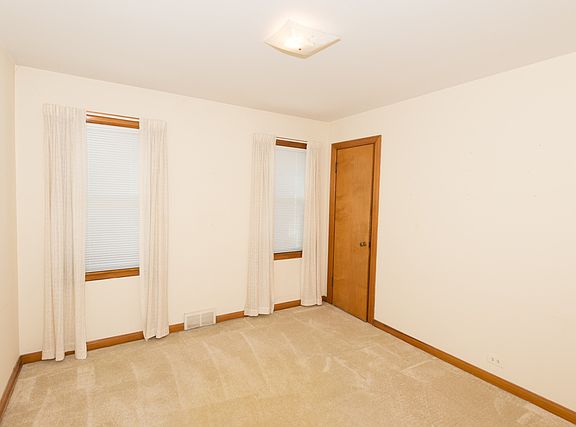 5th image of 3435 N Oketo Ave