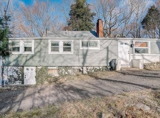 47 Iroquois Ave, Lincoln Park, NJ 07035