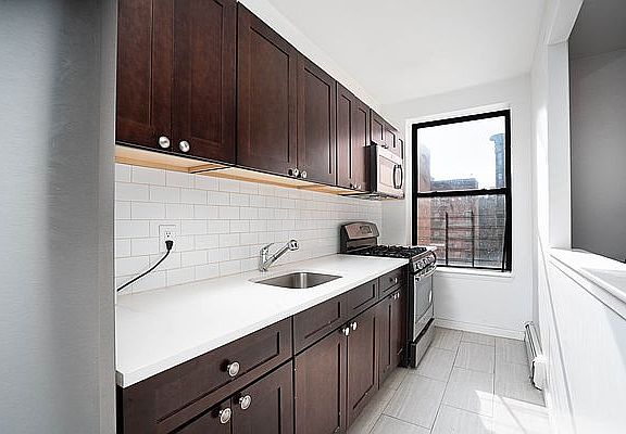 2nd image of 614 Saint Nicholas Ave APT 1D