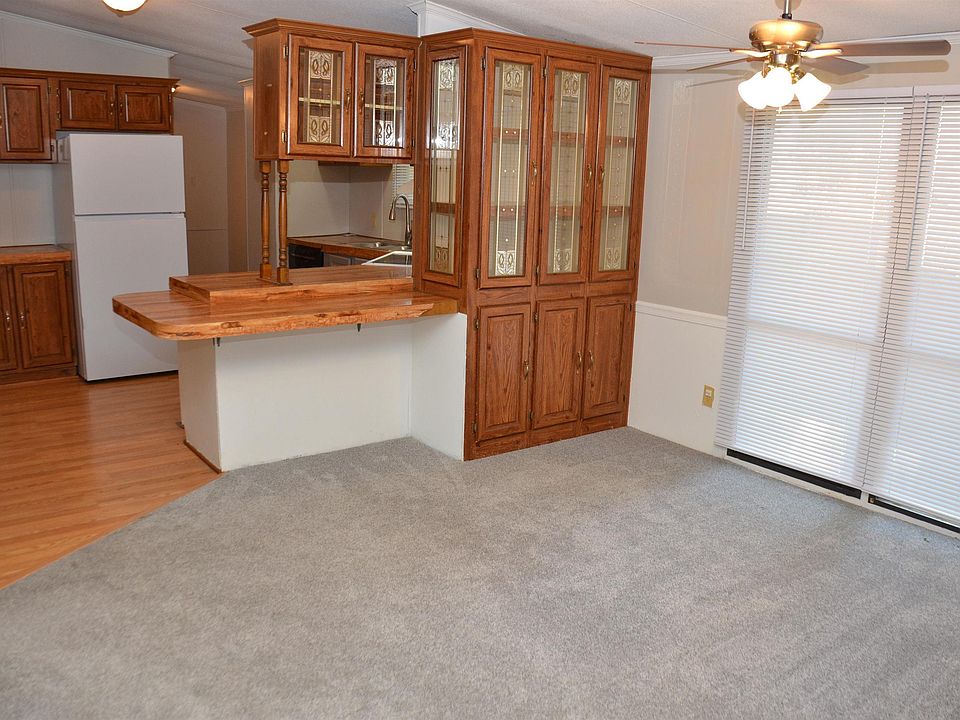 811 Monroe St, Lyndon, KS 66451 Zillow