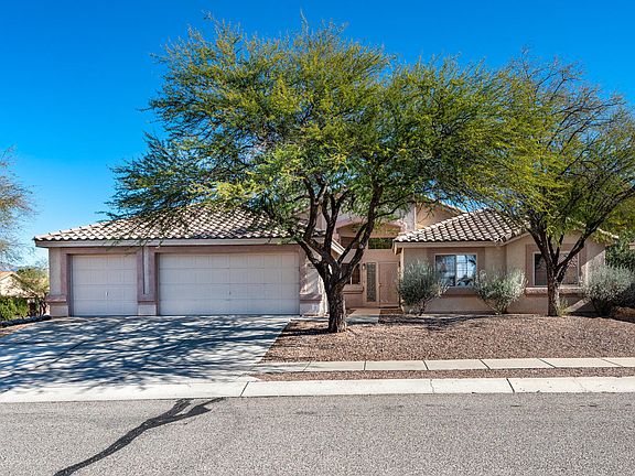 2nd image of 623 S Sierra Nevada Dr