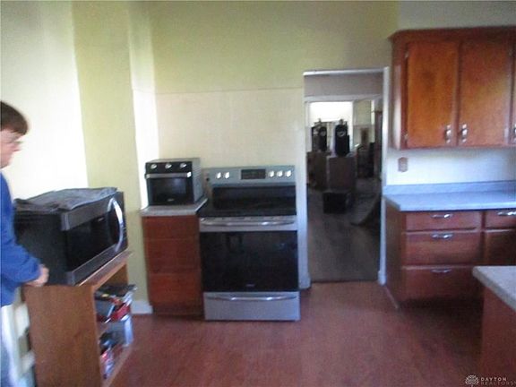 5th image of 1365 Elmdale Dr