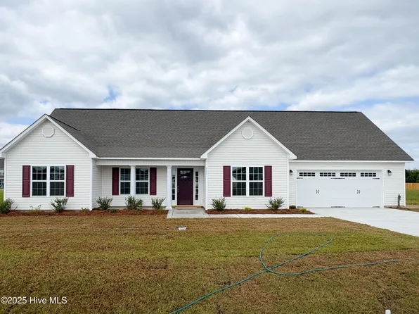 711 Puppy Drum Lane, Maysville, NC 28555