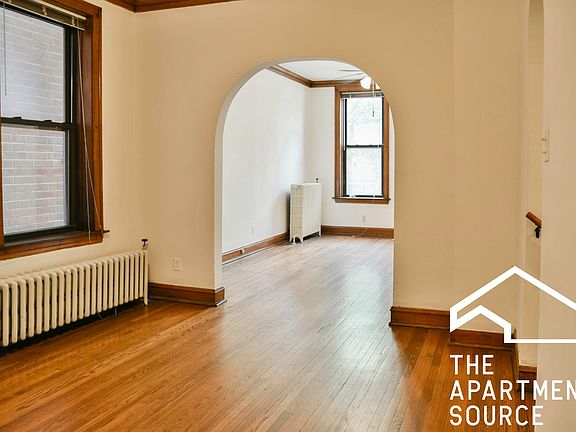5th image of 2217 N Hoyne Ave