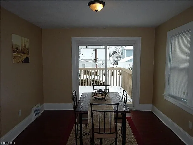 457 Lamont St — Photo 9