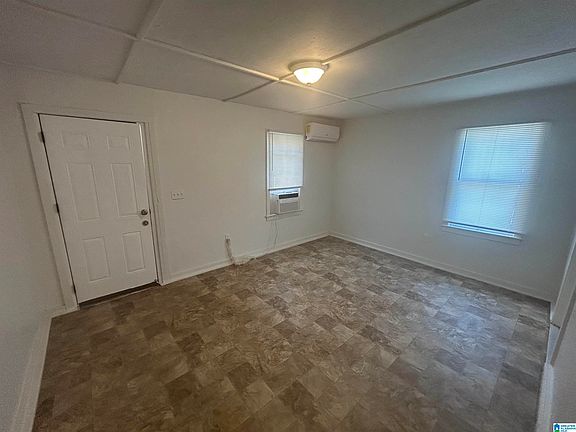 4th image of 302 Lucius Dr