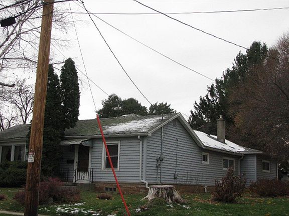 3rd image of 612 Columbia St