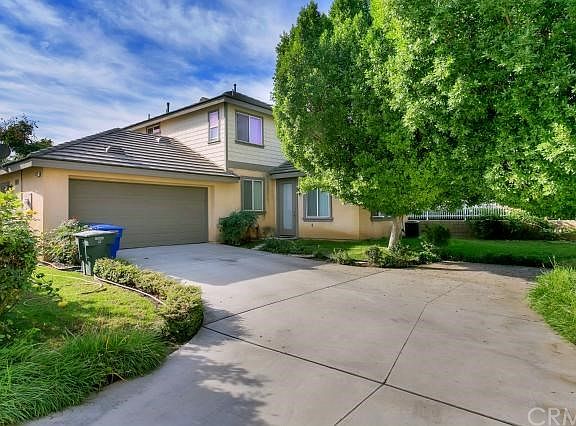 4th image of 1527 N Dahlia Ct #A