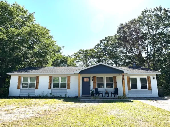 975 Lisa Ave, Fayetteville, NC 28314