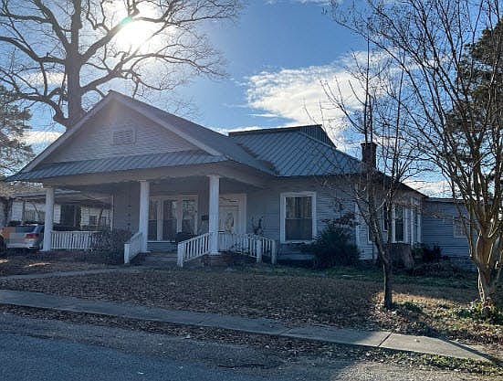 3rd image of 413 N Pine St