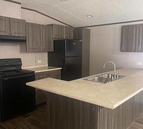 4th image of 23 Sherwood Forest Dr