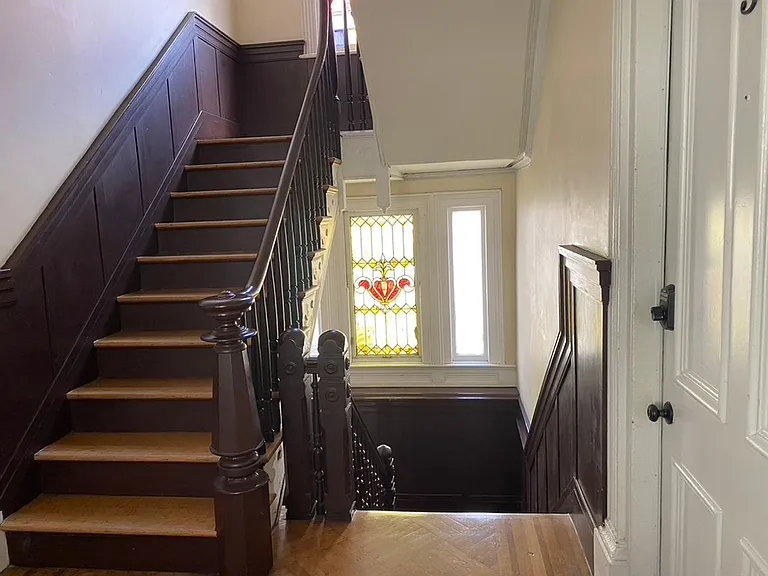 33 Pitt St #4 — Photo 4