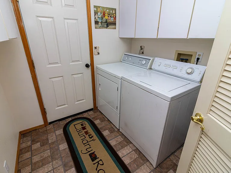 790 Highland Ln — Photo 21