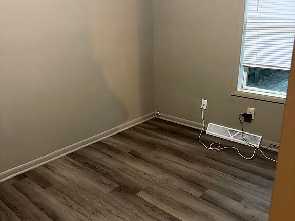 5th image of 209 N Governor St #209