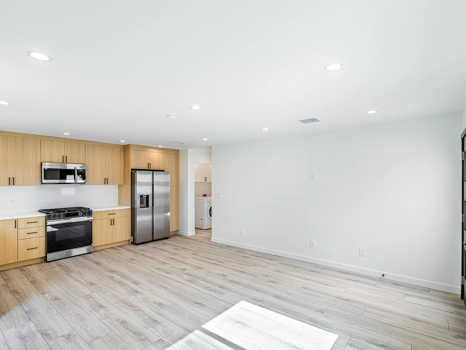 5751 Ensign Ave — Photo 3