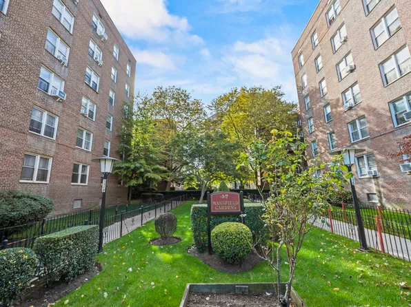 3320 Avenue H image 2 of 10