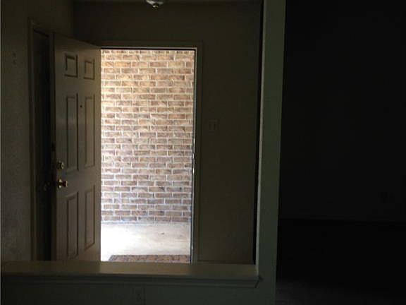 5th image of 3704 Oldenburg Ln #3706