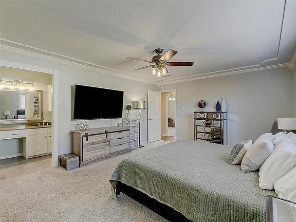 5th image of 7616 Mapleleaf Dr